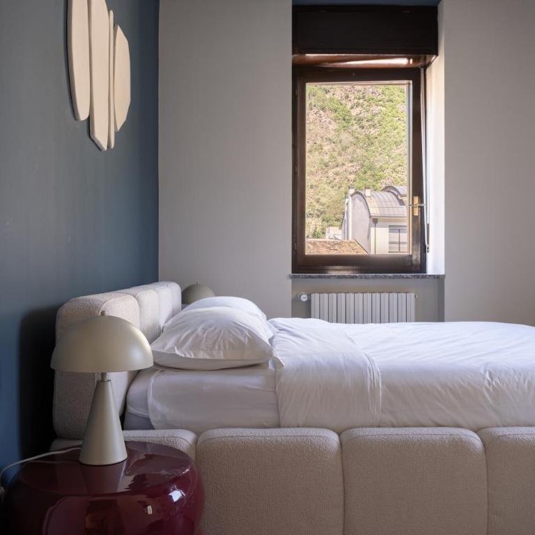 Diamond suite Apartment - 2 min walk to Bernina Express - Superior Apartment with City View - 3