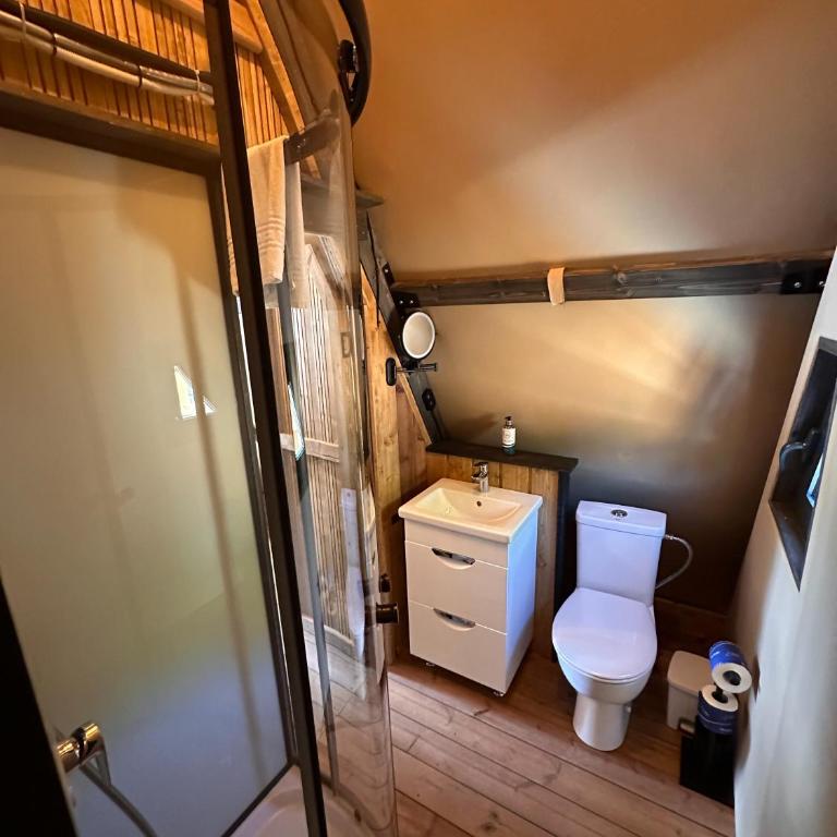 BEST LEDRO CAMPING - Deluxe Suite mit Whirlpool-Badewanne - 2