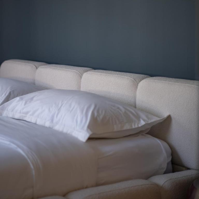 Diamond suite Apartment - 2 min walk to Bernina Express - Superior Apartment with City View - 1