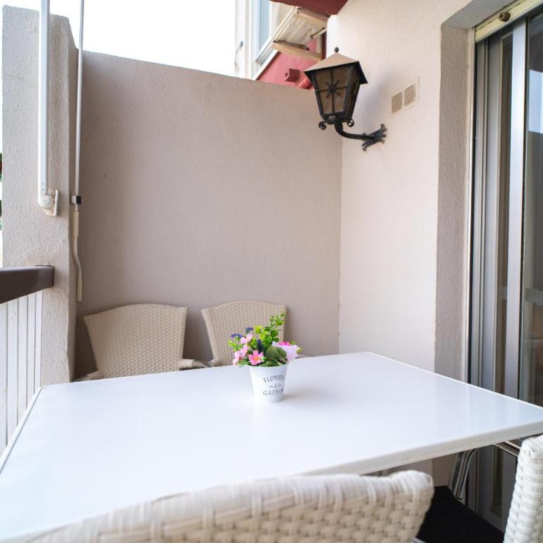 Corona 204 Apartments Casasol - Casa - 11