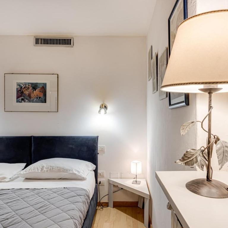 Signoria & Duomo - Historic Florence Home - One-Bedroom Apartment - 7