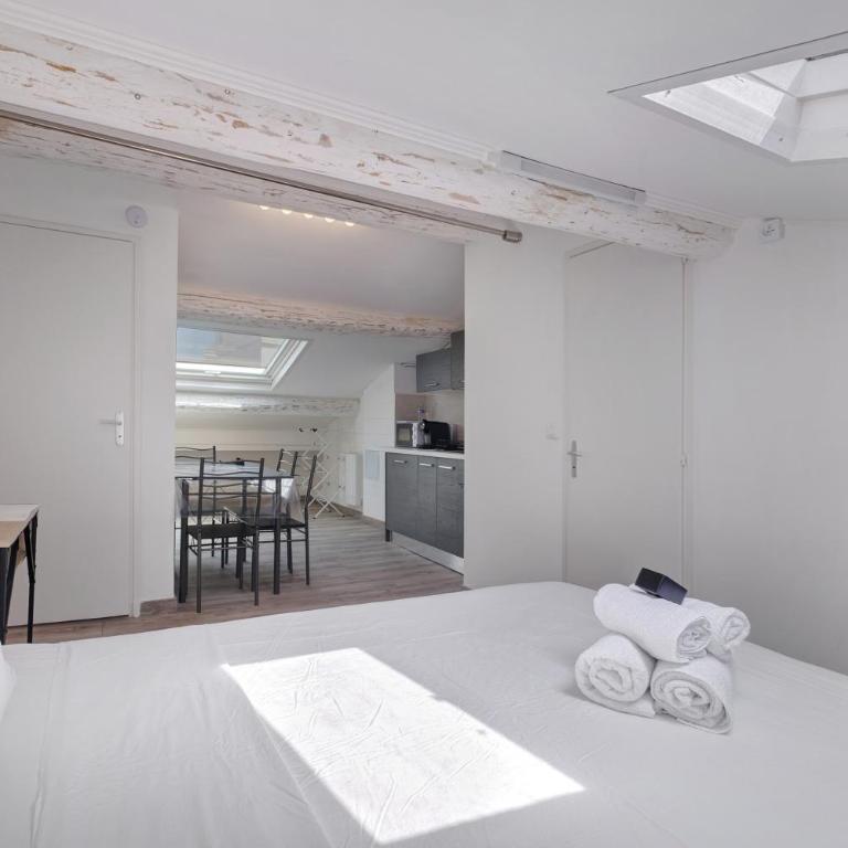 Studio Centre Cannes, Rue d’Antibes - Appartement Supérieur - Vue sur Ville - 7