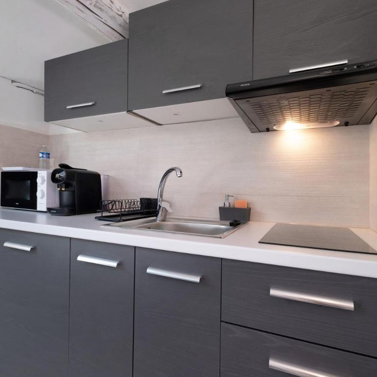 Studio Centre Cannes, Rue d’Antibes - Appartement Supérieur - Vue sur Ville - 14