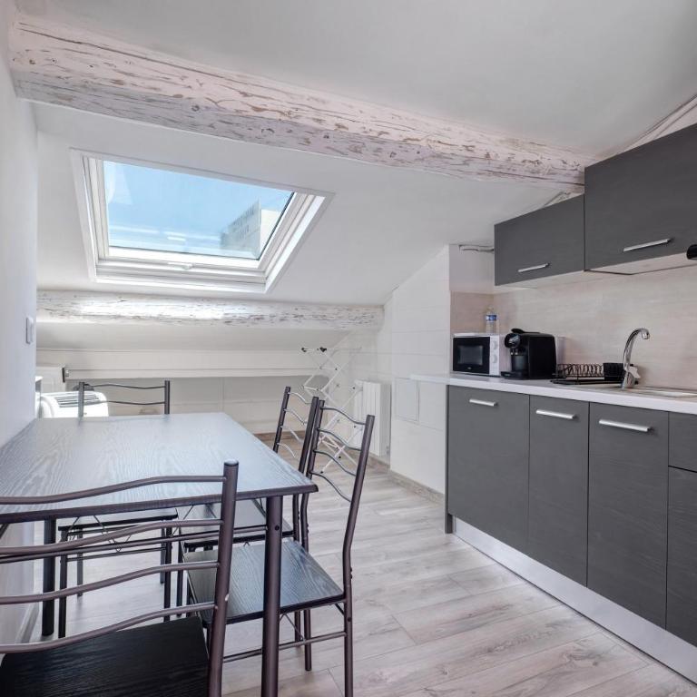 Studio Centre Cannes, Rue d’Antibes - Appartement Supérieur - Vue sur Ville - 1
