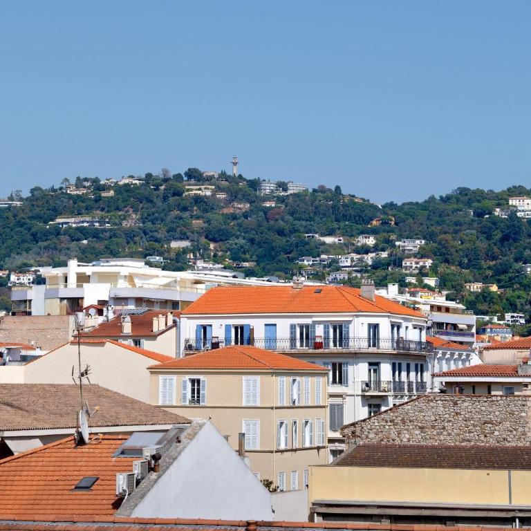Studio Centre Cannes, Rue d’Antibes - Appartement Supérieur - Vue sur Ville - 18