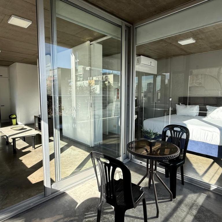 One-Bedroom Apartment with Balcony - Apartamento Deluxe - 1