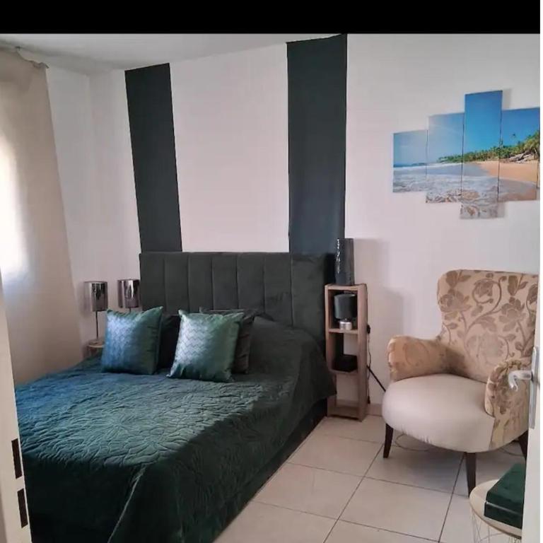 Villa d'exception à louer,avec parking privé salon et 2 chambres - Villa mit 2 Schlafzimmern - 12