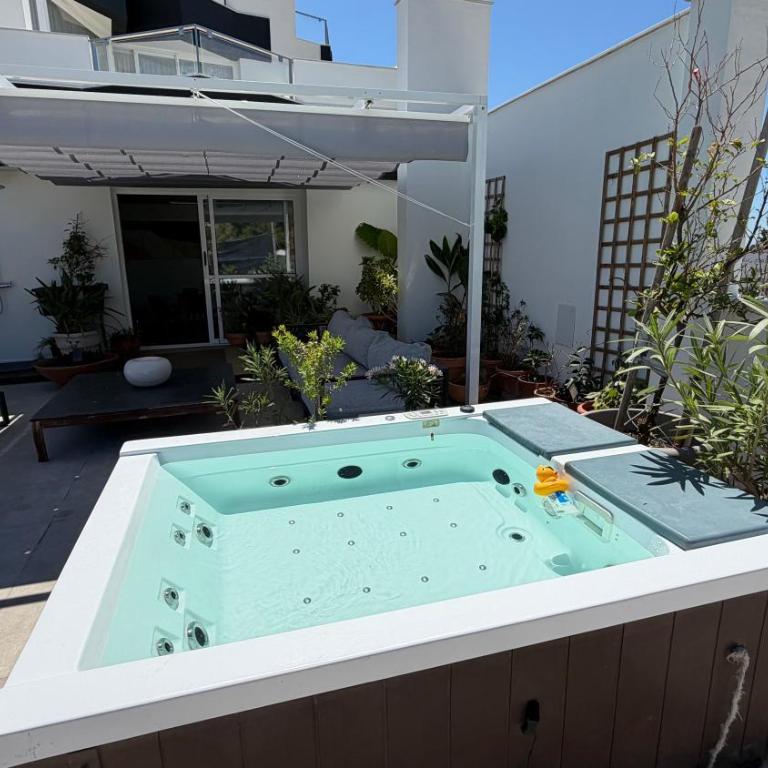 Ocean Breeze Penthouse - 550 m2, Jacuzzi, Terraza y Vistas al Mar - Apartamento con vistas al mar - 1