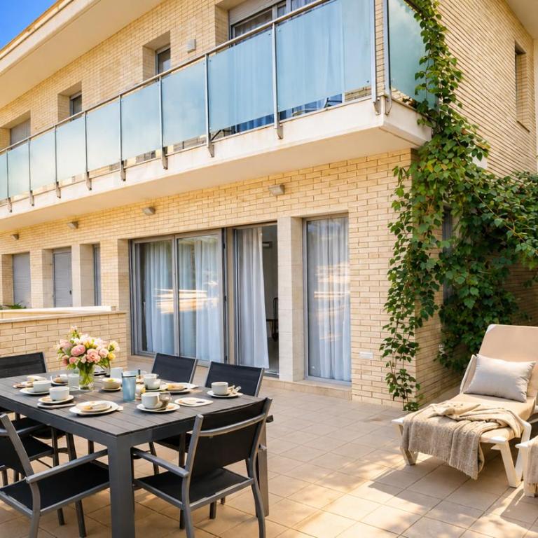 Spacious Duplex in Sitges with Sea Views, Terrace & Free Parking Area - Appartamento con 3 Camere da Letto - 1