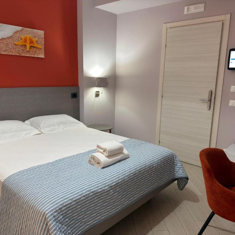 Belvedere Rent Rooms - Doppelzimmer mit Balkon - 1