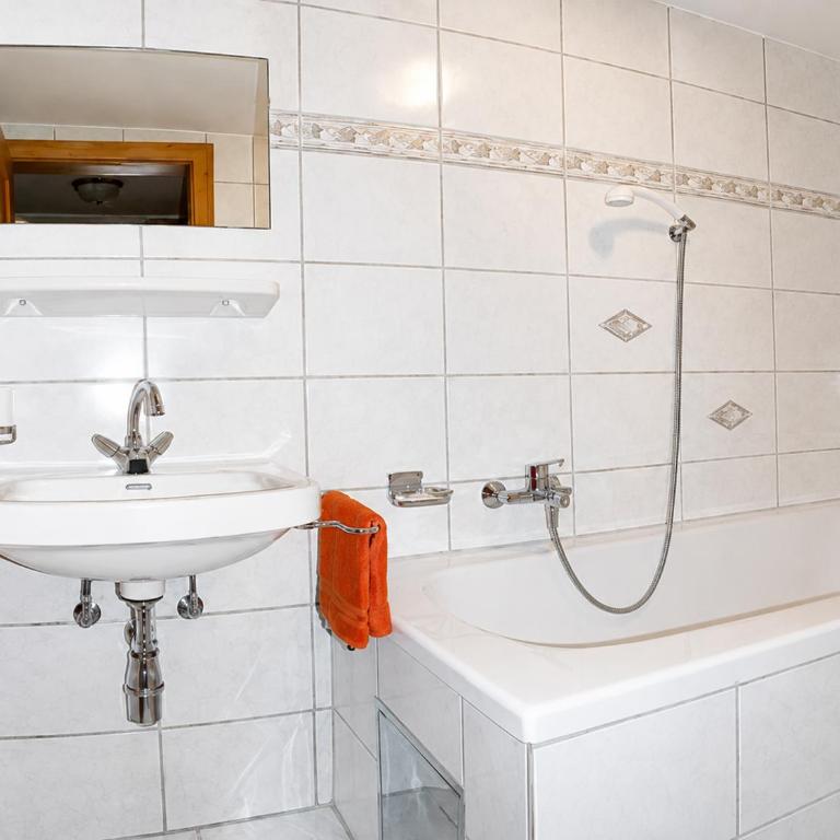 Ferienhaus am Spielroan Beate Gstrein - Ferienhaus mit 4 Zimmern - 13