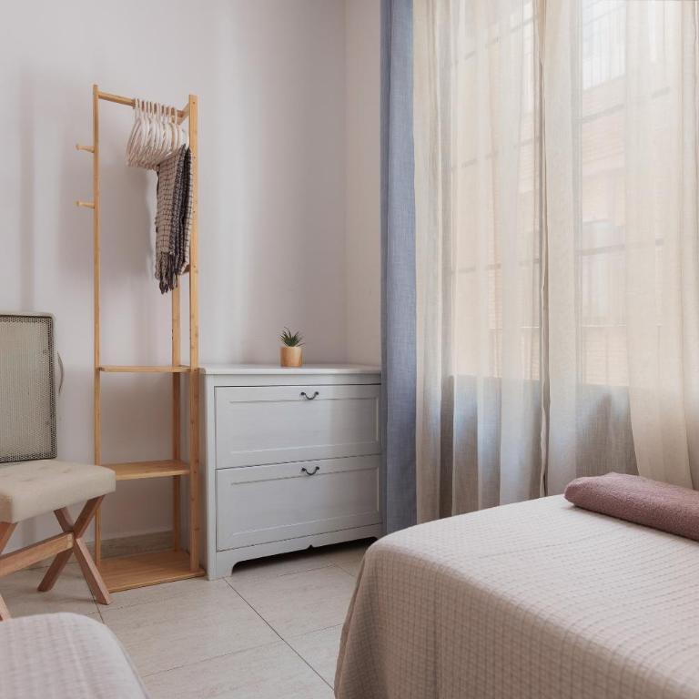 Gothic Quarter, beautiful views of the Roman wall! - Apartment - 13