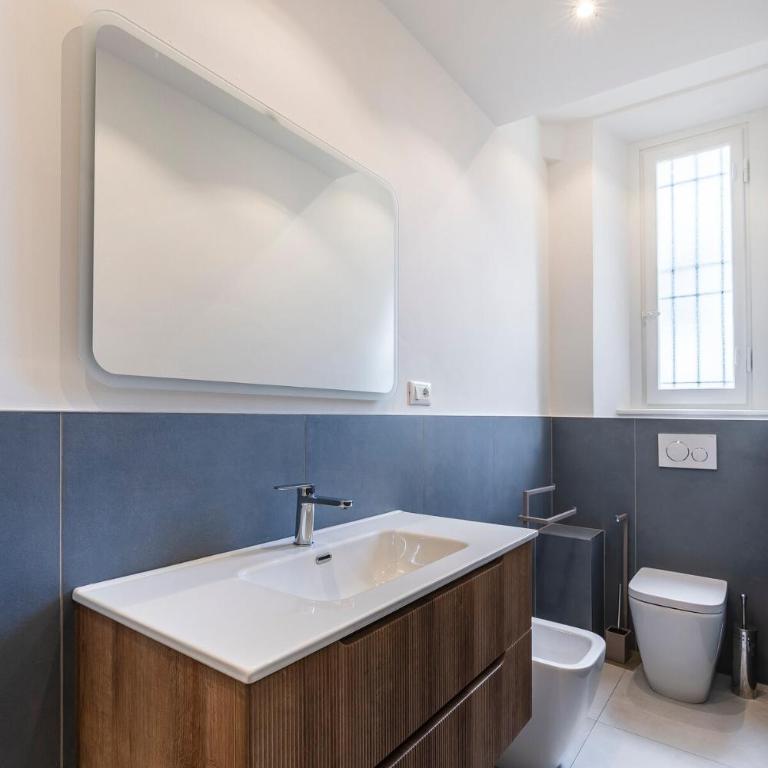 Urban Hideaway Florence - Two-Bedroom Apartment - 18