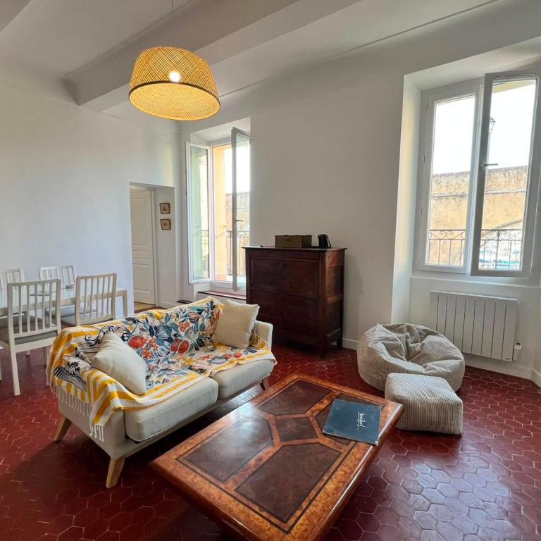 Newly renovated apart in the heart of Old Antibes - Apartment - 1