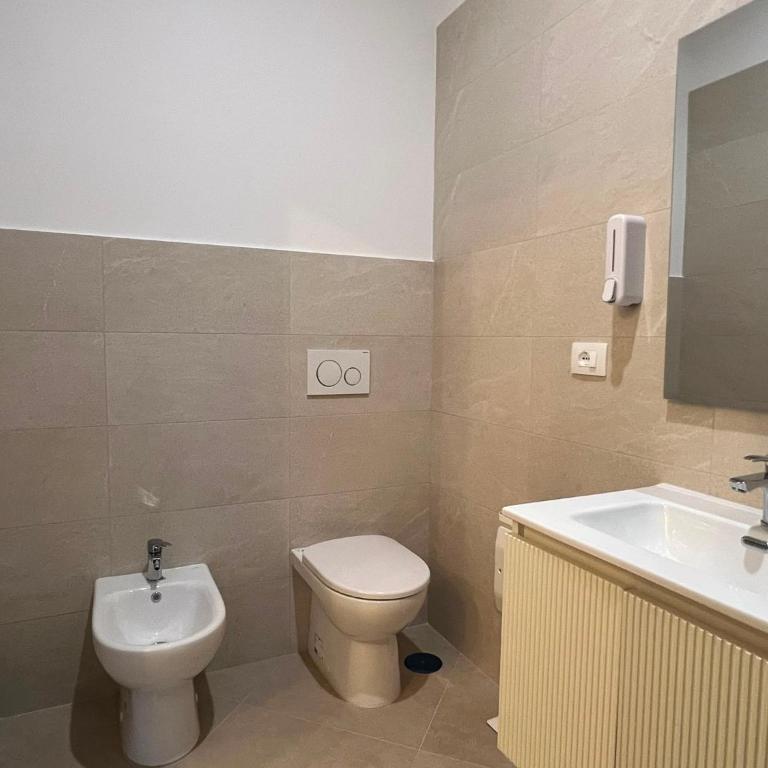 IconicArt - Tourist Accommodation - Camera Matrimoniale con Balcone - 4