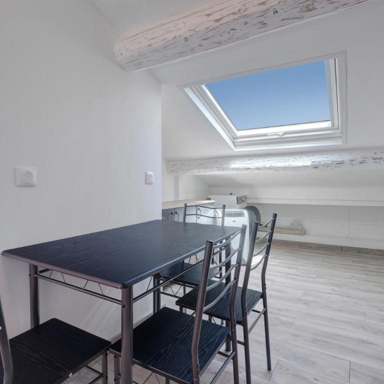 Studio Centre Cannes, Rue d’Antibes - Appartement Supérieur - Vue sur Ville - 21