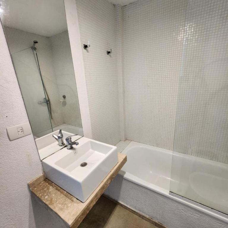 Studio apartment with balcony and pool - Apartamento de 2 dormitorios - 16