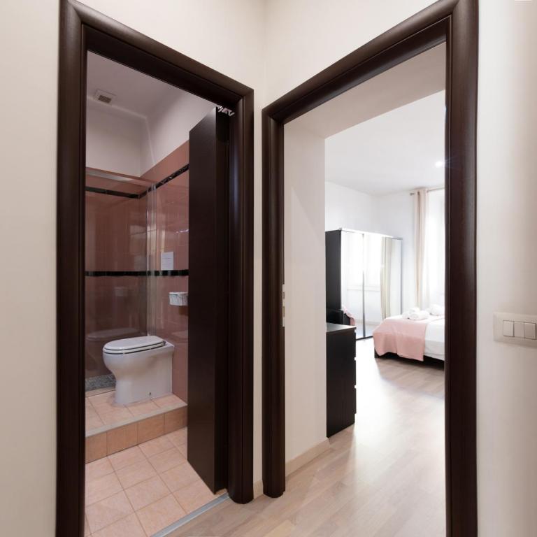 The Best Rent - Termini Apartments - Three-Bedroom Apartment - Via Enrico Cialdini, 13 - 17