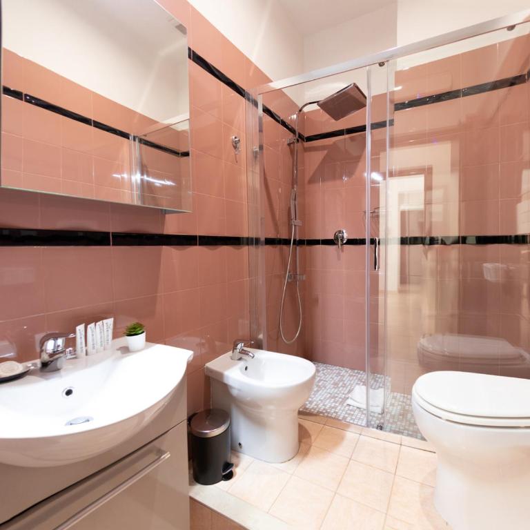 The Best Rent - Termini Apartments - Three-Bedroom Apartment - Via Enrico Cialdini, 13 - 5
