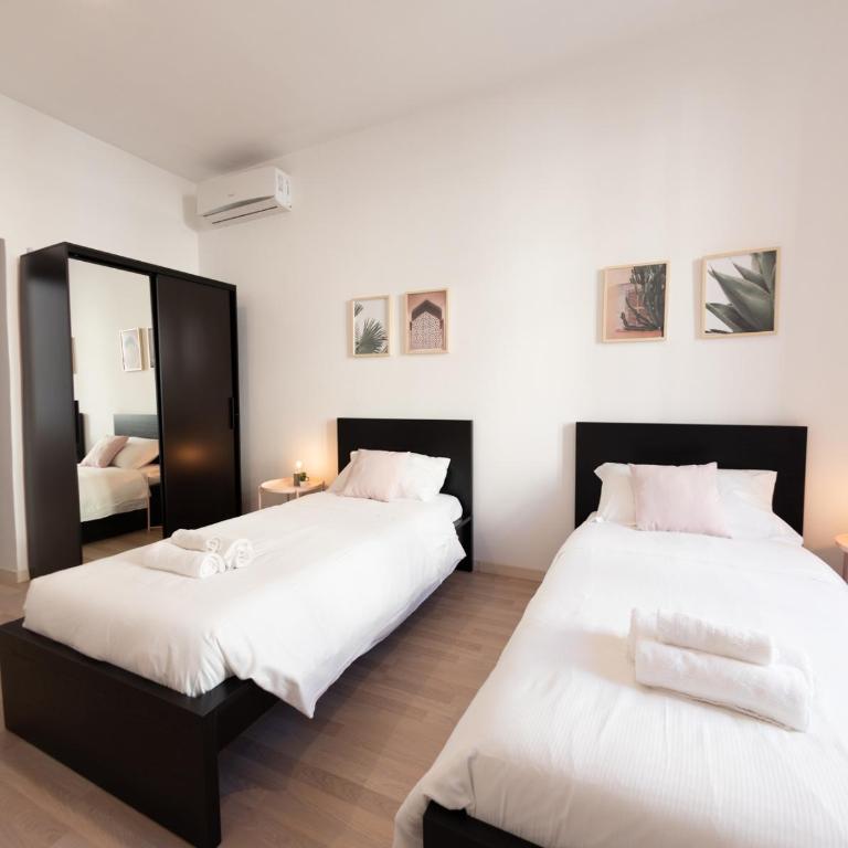 The Best Rent - Termini Apartments - Three-Bedroom Apartment - Via Enrico Cialdini, 13 - 26