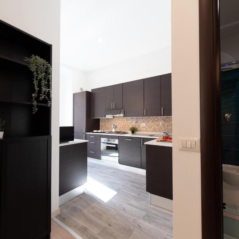 The Best Rent - Termini Apartments - Three-Bedroom Apartment - Via Enrico Cialdini, 13 - 9