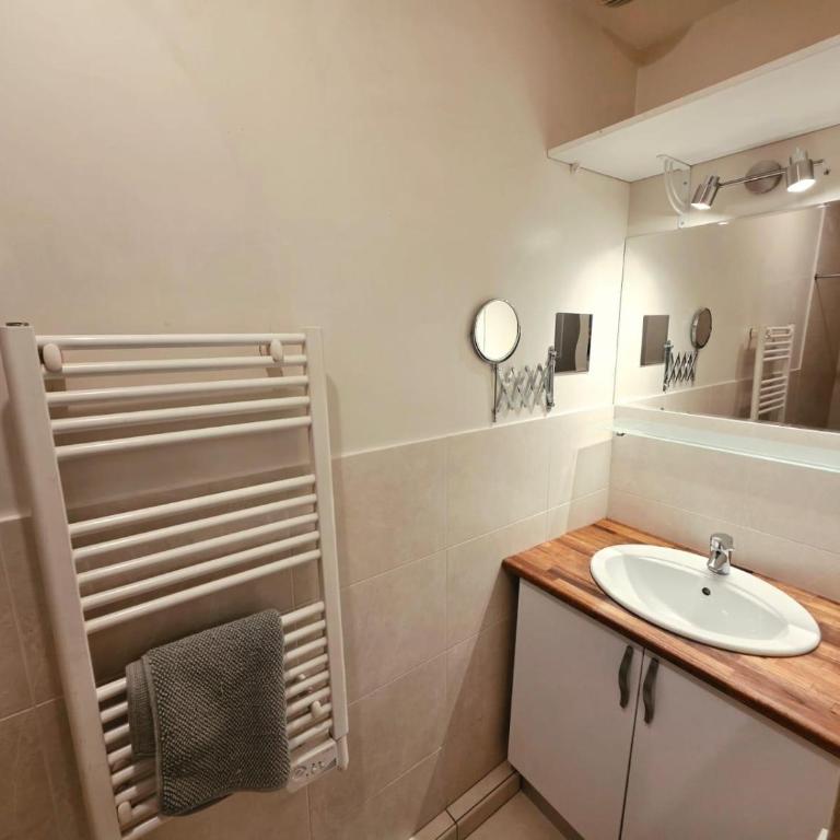 Appartement avec vue - Cadre verdoyant et parking privé - Appartement 1 Chambre - 12