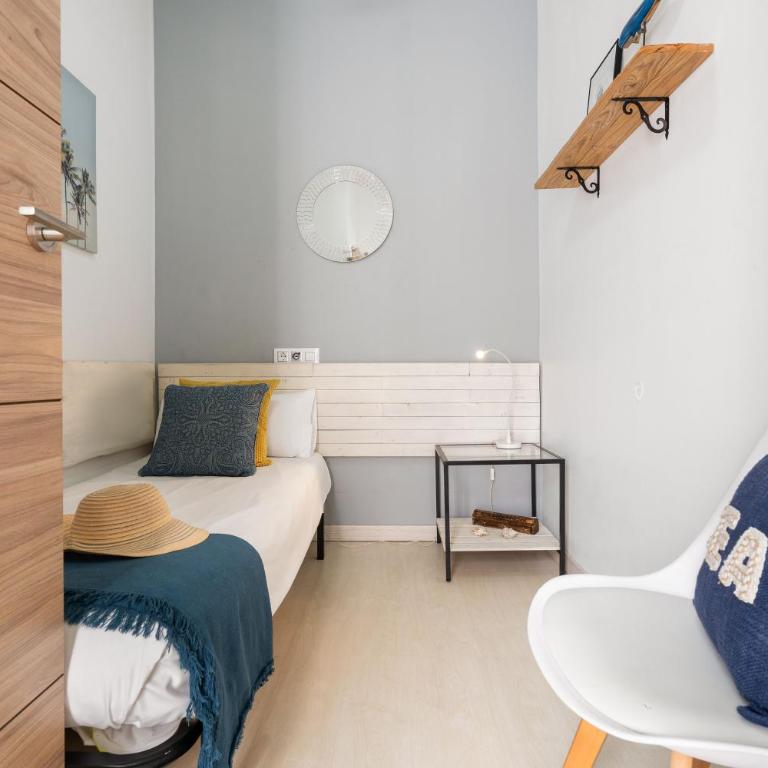 Barceloneta 2BR Balcony Near the Beach - Apartment - 14