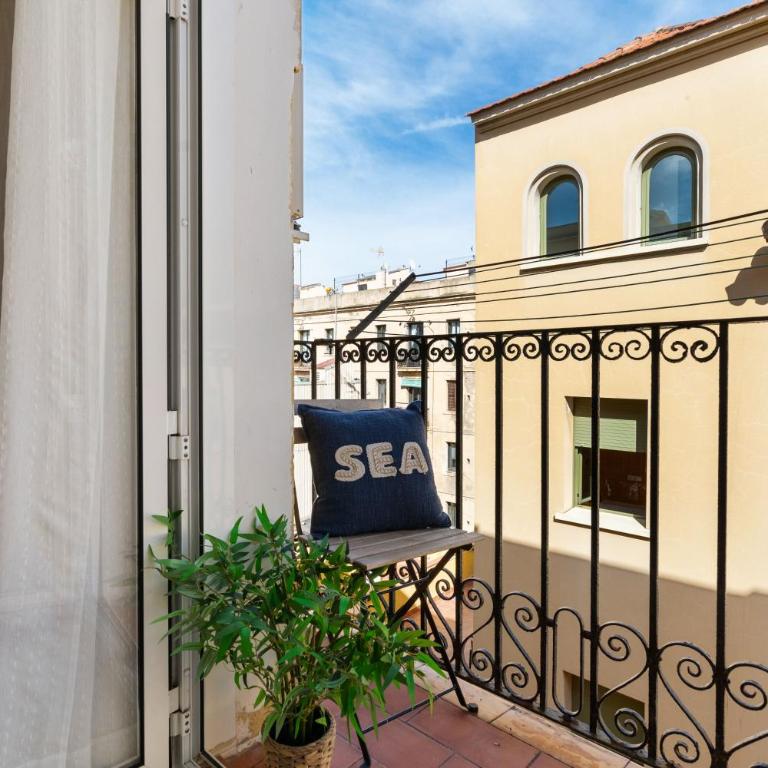 Barceloneta 2BR Balcony Near the Beach - Apartment - 24