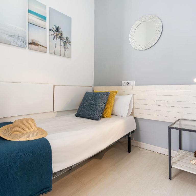 Barceloneta 2BR Balcony Near the Beach - Apartment - 16
