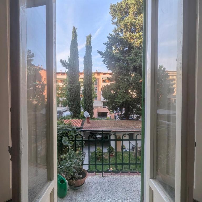 Entire home near city center and local attractions - Three-Bedroom Apartment - 8