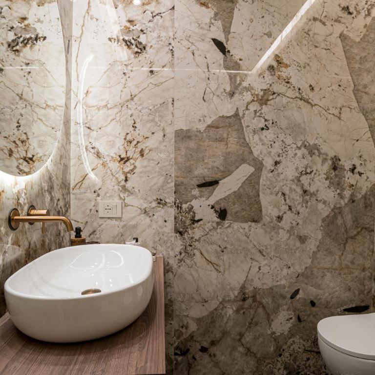 TheLuxe Residences - Two-Bedroom Deluxe Apartment - 5