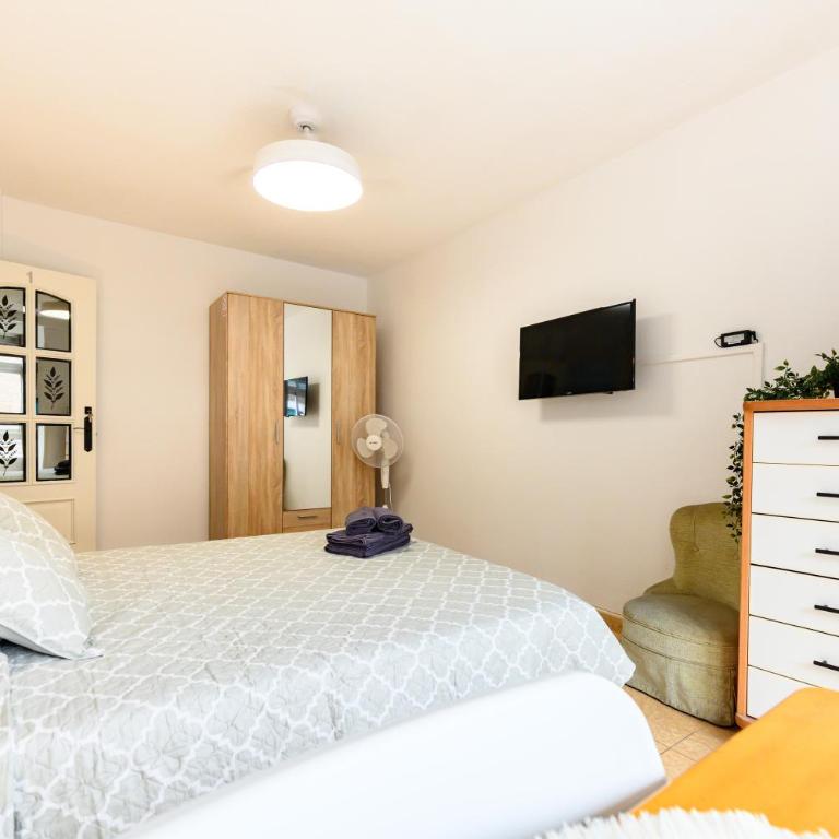 PAL202B - Piso de 4 dormitorios en Villaverde - Alquiler temporal - Apartment - 45