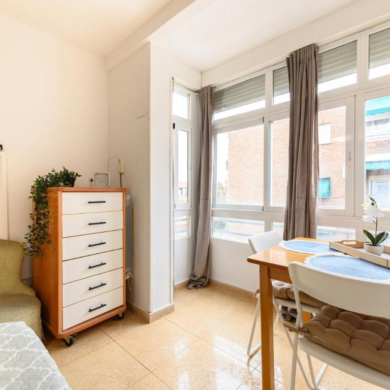 PAL202B - Piso de 4 dormitorios en Villaverde - Alquiler temporal - Apartment - 3