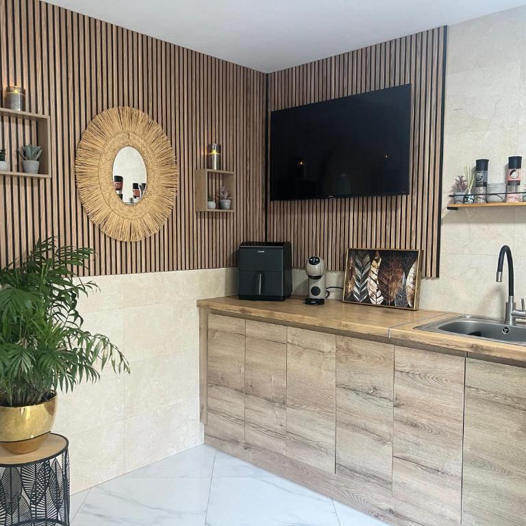 BENILOVE2 -appartement traversant et lumineux à LEVANTE Parking gratuit - One-Bedroom Apartment with Terrace - 20