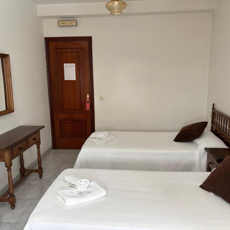 Pensión Las Arenas - Habitación Doble con baño privado - 9