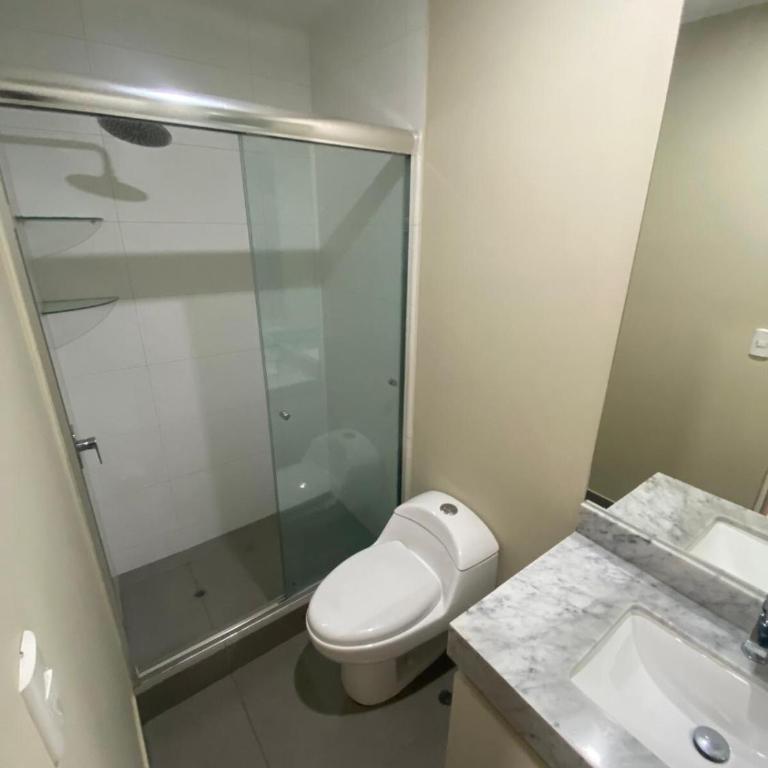 Modern 3-Bedroom Apartment Near Larcomar & Kennedy - Three-Bedroom Apartment - 20