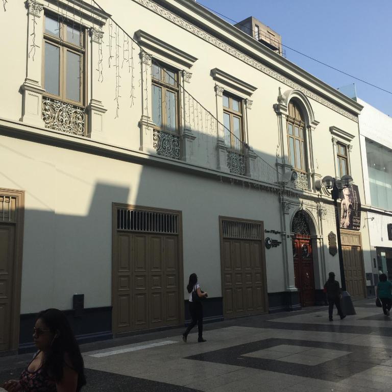 Best place in Plaza Mayor Lima, Pizarro building - Apartment with Balcony - 36
