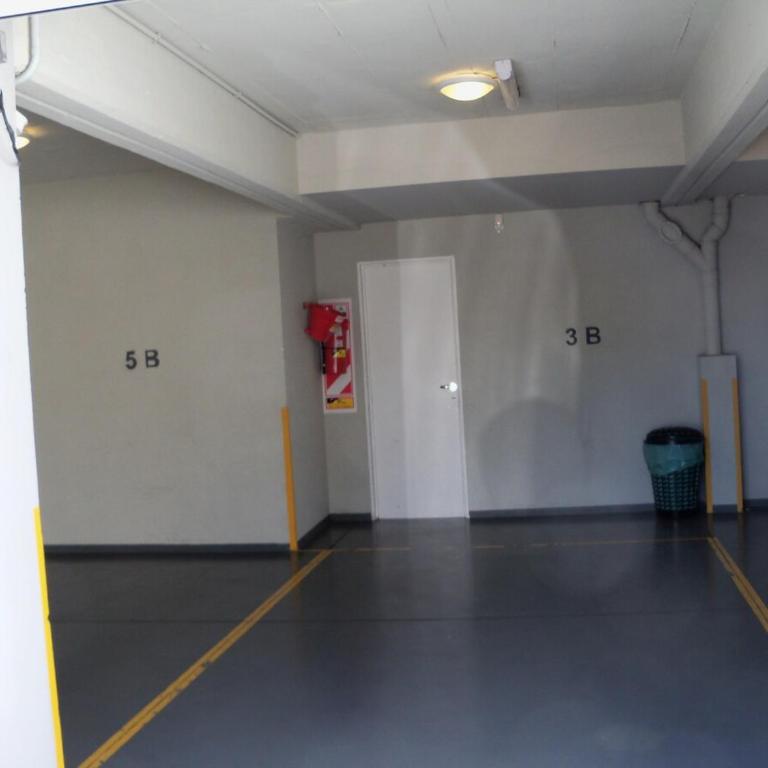 MAR DEL PLATA PLAYA VARESE con COCHERA - Apartamento de 1 dormitorio - 4