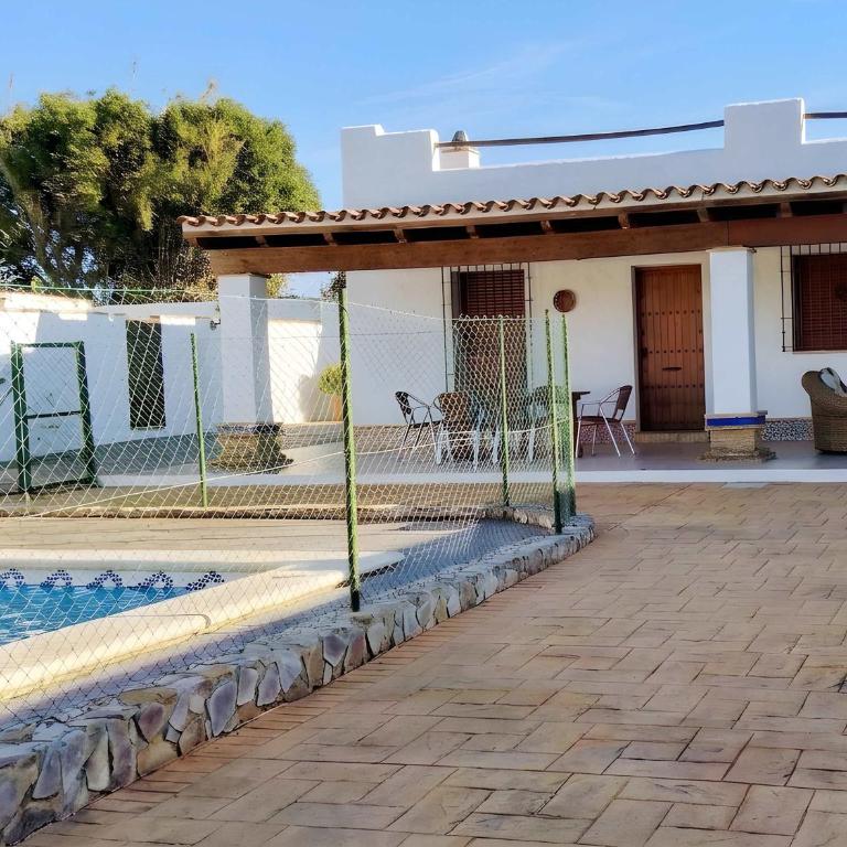 Chalet Piscina Privada vallada cerca del pueblo solo se permite familias y parejas - Chalet - 8