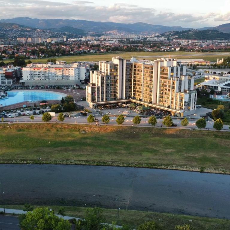 Modern Riverside Apartment - Apartman s 1 Spavaćom Sobom i Pogledom na Bazen - 21