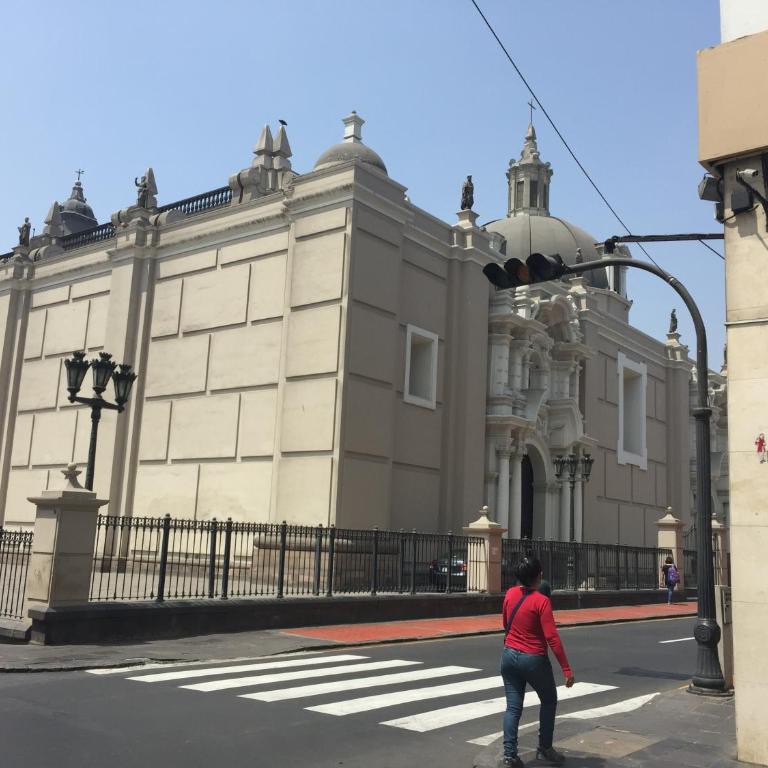 Best place in Plaza Mayor Lima, Pizarro building - Apartment with Balcony - 35