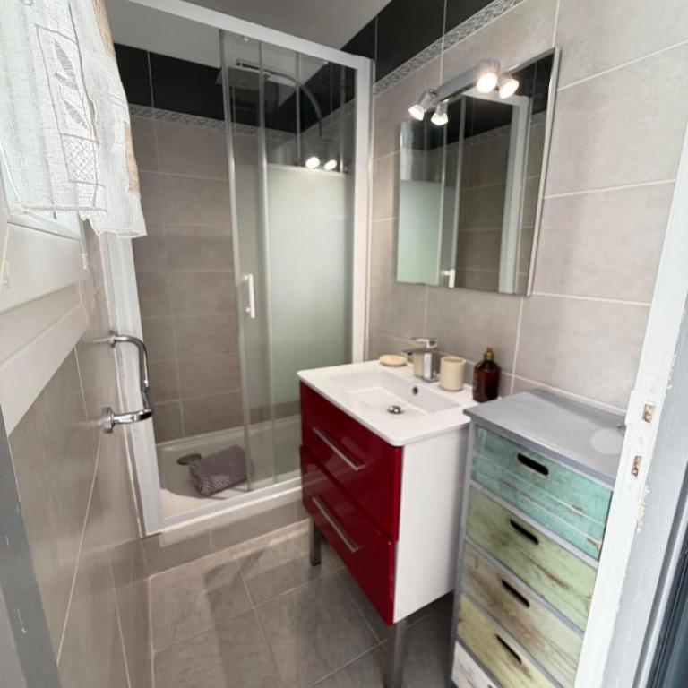 T2 Grau du Roi avec Clim Jardin Privatif & Parking - Apartamento de 1 dormitorio - 2