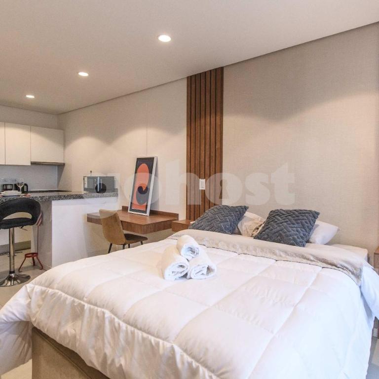 Brand New Studio with Workspace & BBQ Balcony - Apartamento - 2