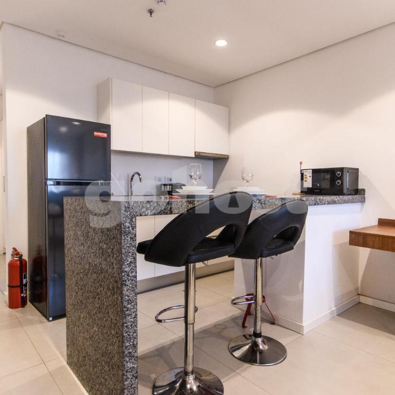 Brand New Studio with Workspace & BBQ Balcony - Apartamento - 13