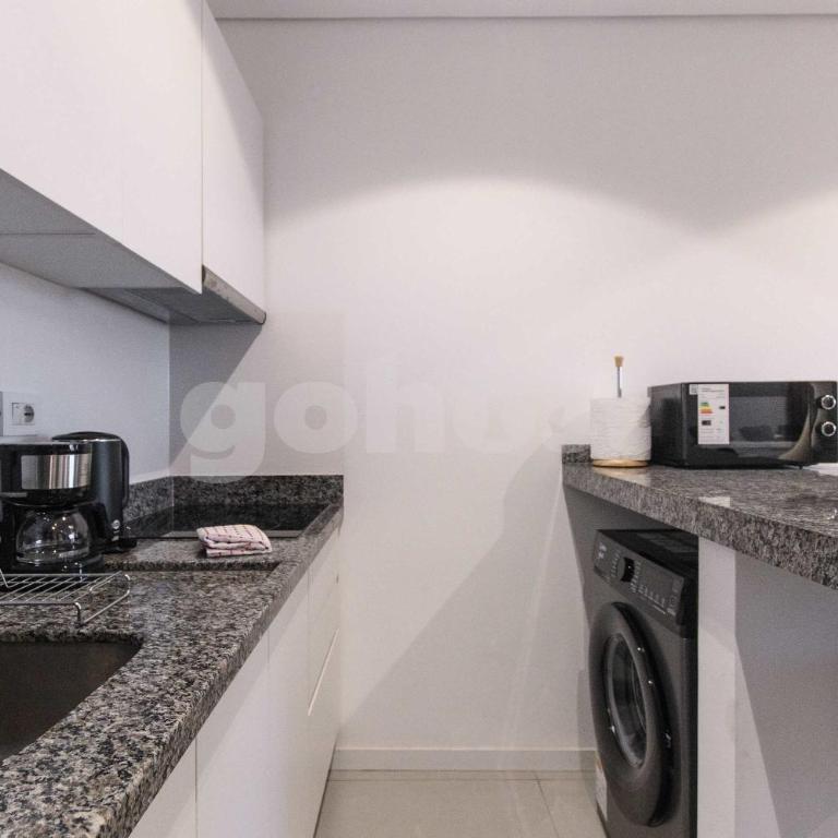 Brand New Studio with Workspace & BBQ Balcony - Apartamento - 17