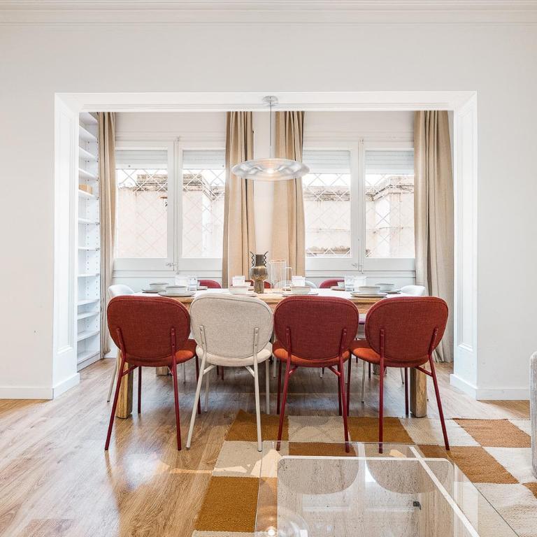 Elegant Stay at Sagrada Familia - Mallorca Street - Apartamento de 4 dormitorios con balcón - 2