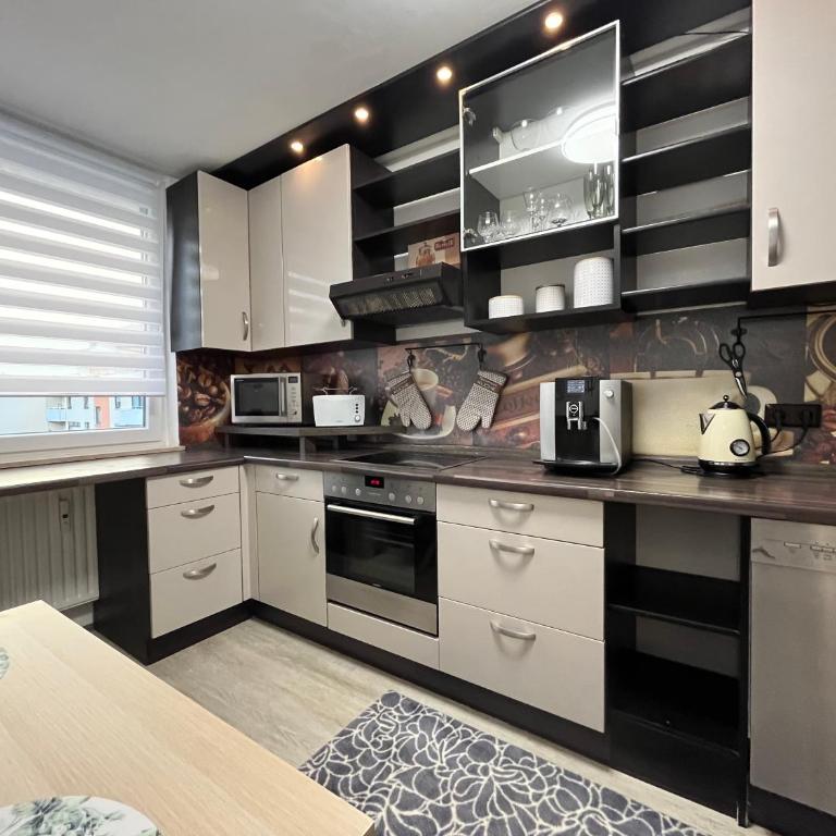 Großzügig geschnittene, helle, schöne Wohnung in Toplage - Two-Bedroom Apartment - 26