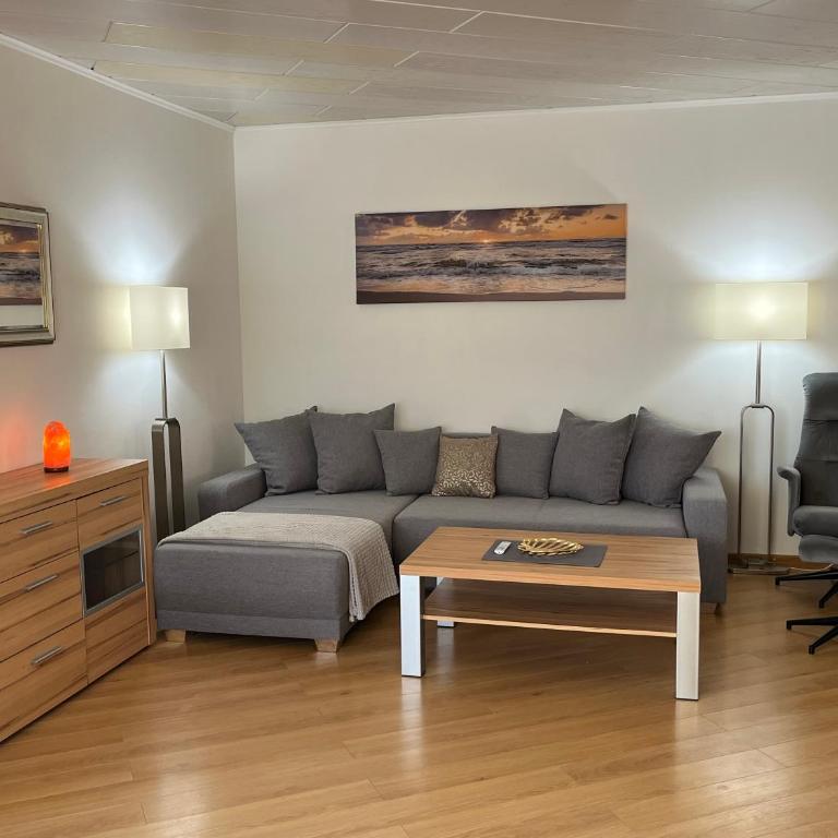 Großzügig geschnittene, helle, schöne Wohnung in Toplage - Two-Bedroom Apartment - 21