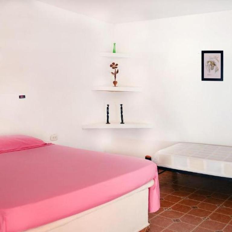 Hostal Dumbira - Triple Room - 1