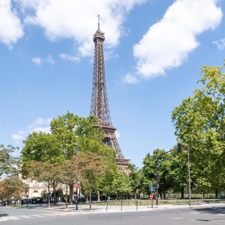 La Perle du 7eme - 110 mètres Carrés - Elégant - 5 personnes - à 200 mètres de la Tour Eiffel - Appartement 2 Chambres - 21